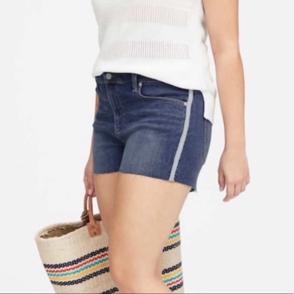 TAGS ON!! Denim shorts with white stripe